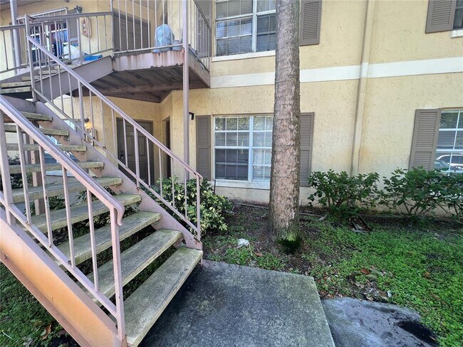 Building Photo - 3651 N Goldenrod Rd