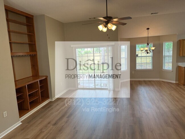 Foto del edificio - 355 Shady Oak Cir