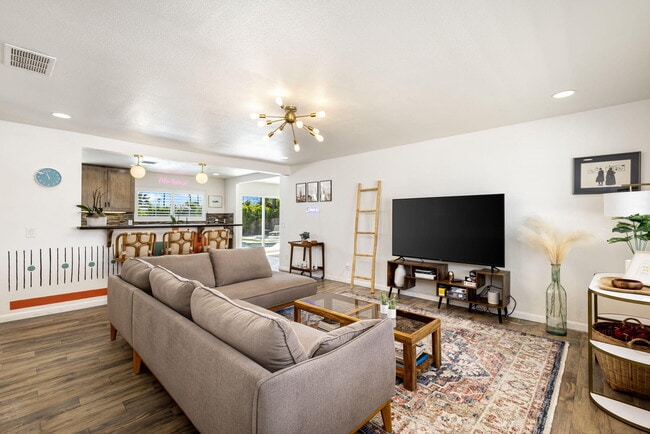 Building Photo - 2240 N San Gorgonio Rd