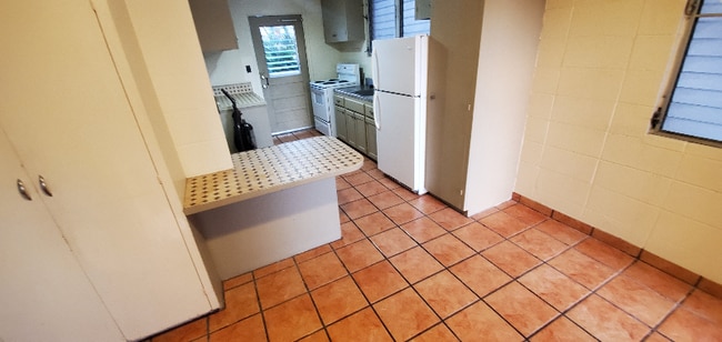 Building Photo - 12xx Lunalilo St