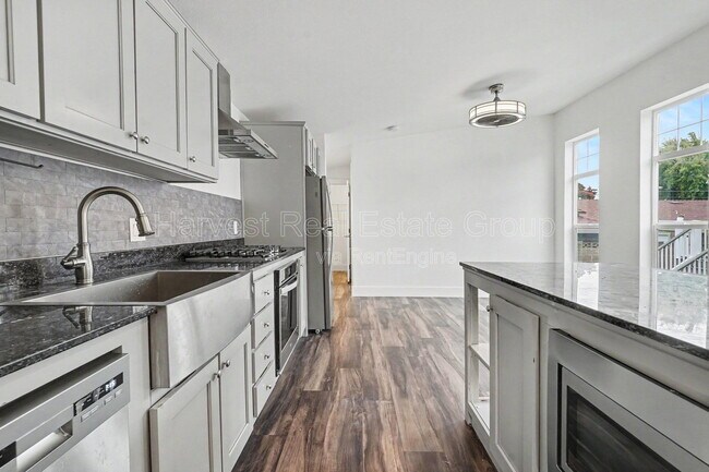Foto del edificio - 33158 7th St