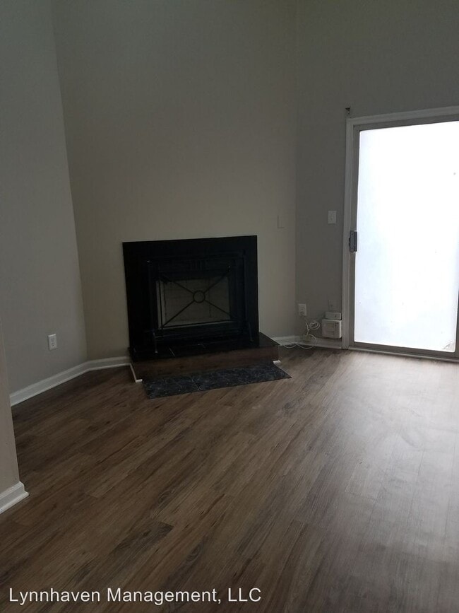 Building Photo - 2 br, 1.5 bath House - 1306 76th St