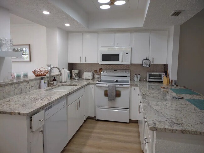 Building Photo - 2707 Florida A1A