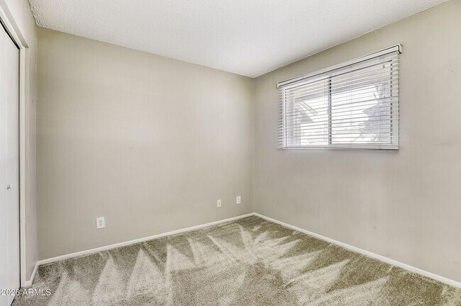 Foto del edificio - 921 E Campus Dr