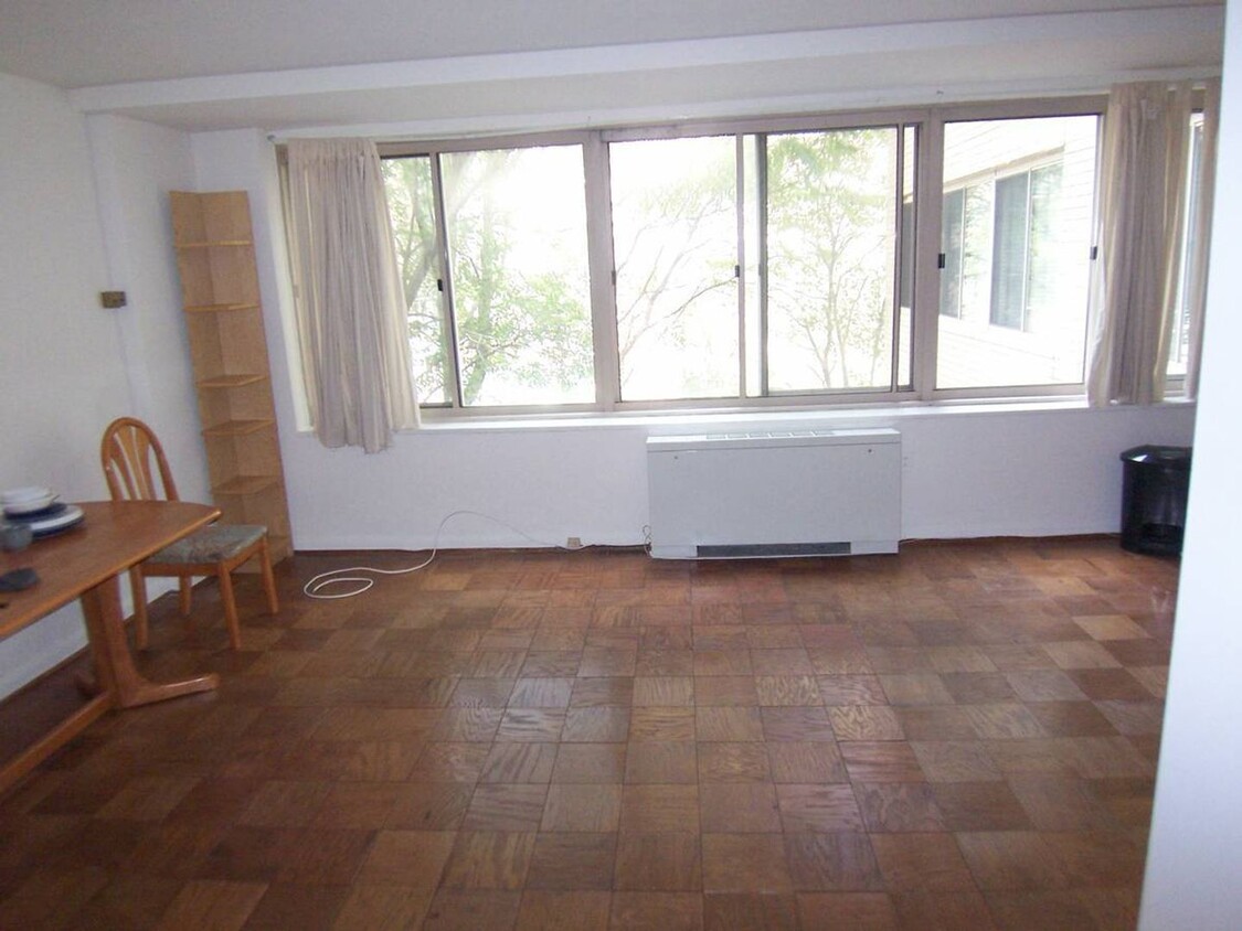 Building Photo - Foggy Bottom Spacious Studio, Utilities In...