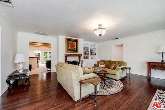Building Photo - 4439 Arcola Ave