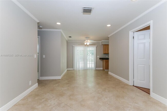 Foto del edificio - 3626 Everglades Rd