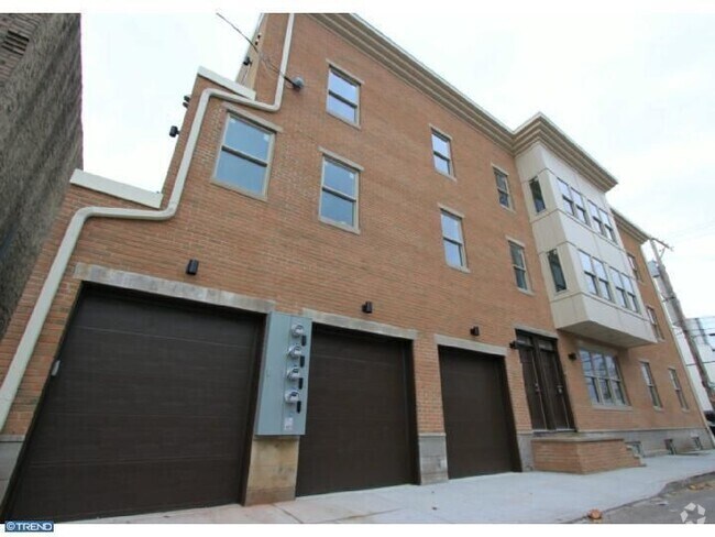 Building Photo - 2549 Grays Ferry Ave