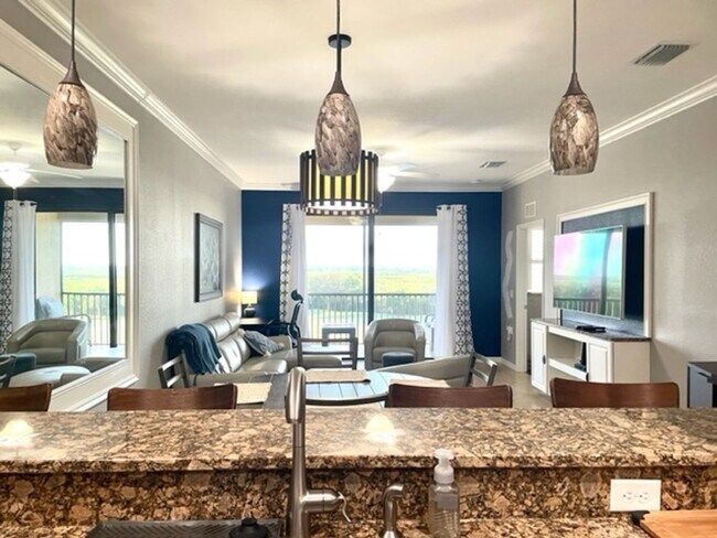 Foto del edificio - 2026  WINTER RENTAL !! FURNISHED 2/2/ RIVE...