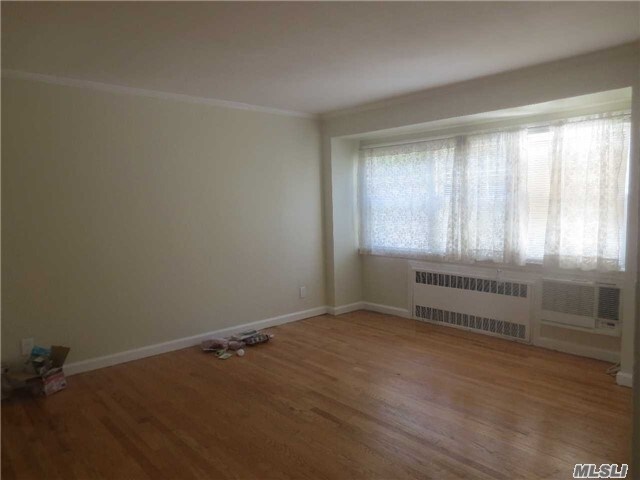 Foto del edificio - 217 E Hawthorne Ave