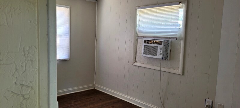 Foto del edificio - 205-437 Holt Ave