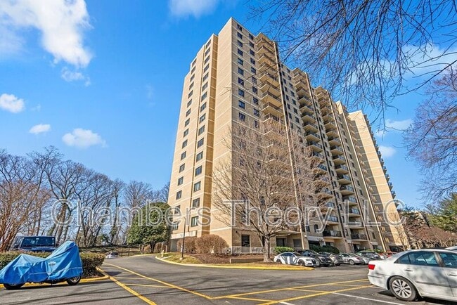 Photo - 309 Yoakum Pkwy Apartment