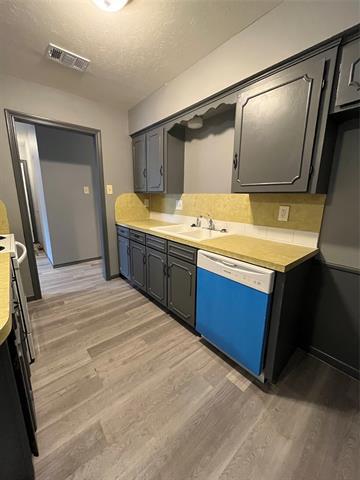 Building Photo - 810 Skyline Dr