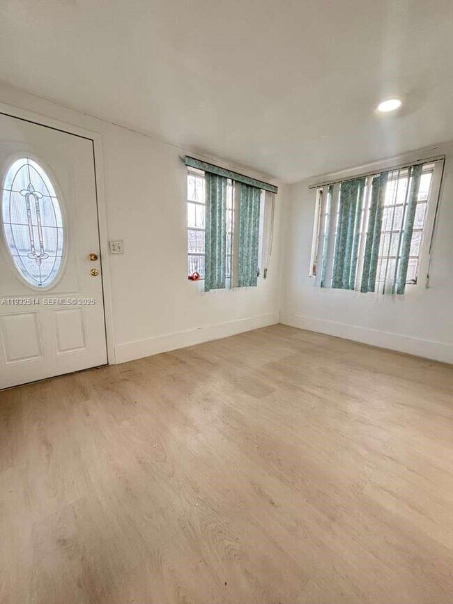 Building Photo - 2035 NW 26th St