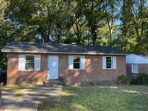 Building Photo - 29 Lynwood Dr