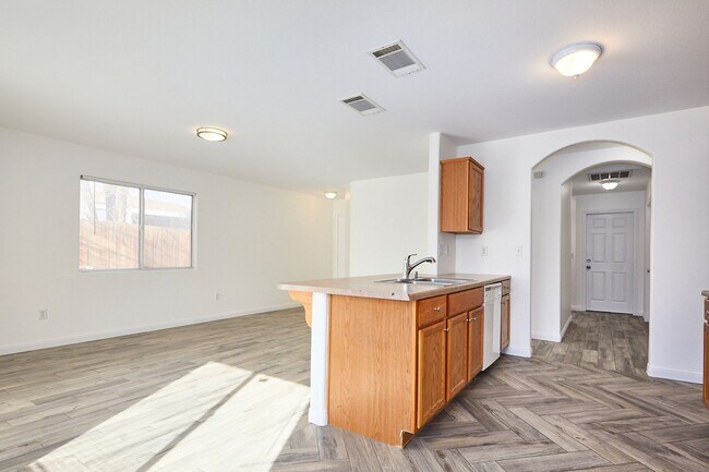 Foto del edificio - 3 BEDROOM BARSTOW HOME