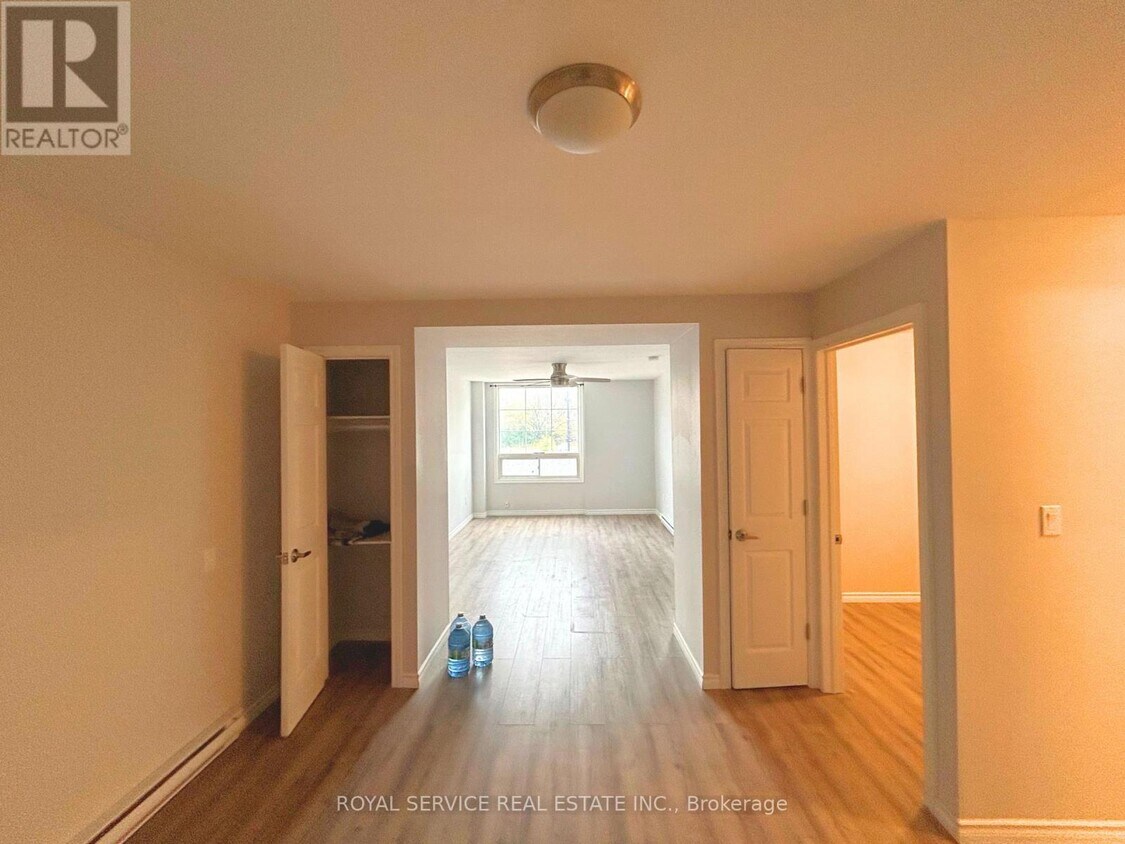 Photo du bâtiment - 33 King St E