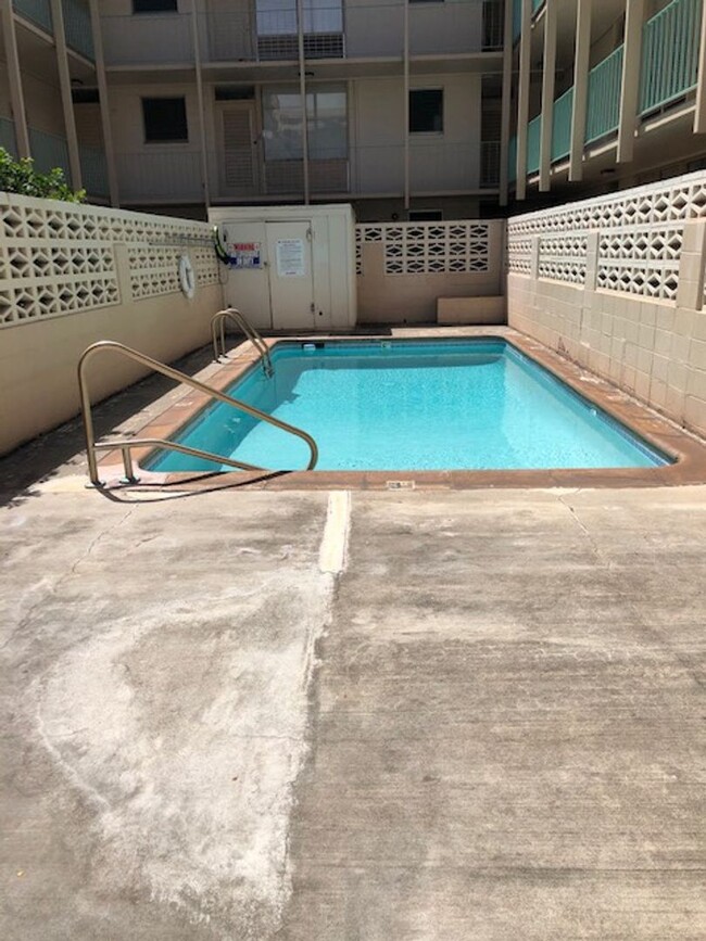 Foto del edificio - 1 Bedroom, 1 Bathroom, 1 Parking (Bishop M...