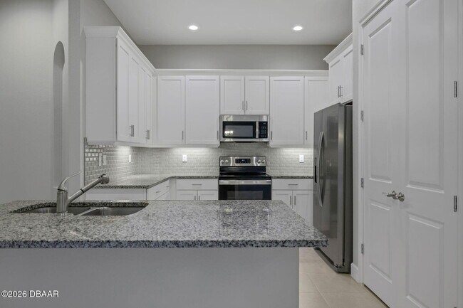 Building Photo - 42 Longridge Ln