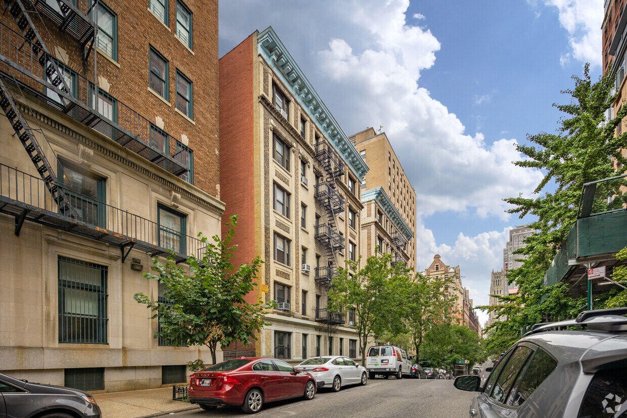 Primary Photo - 414 W 121st St