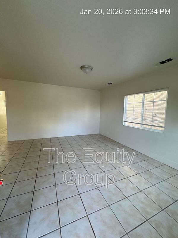 Foto del edificio - 320 S Crespi Ave