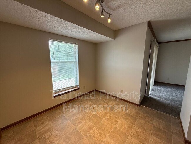 Foto del edificio - 3401 NW Duncan Rd