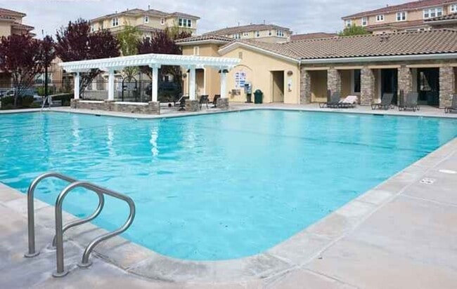 Foto del edificio - The Courtyards at Dublin Ranch Stunning Townhouse 3BD/2.5BA Spacious Floor Plan