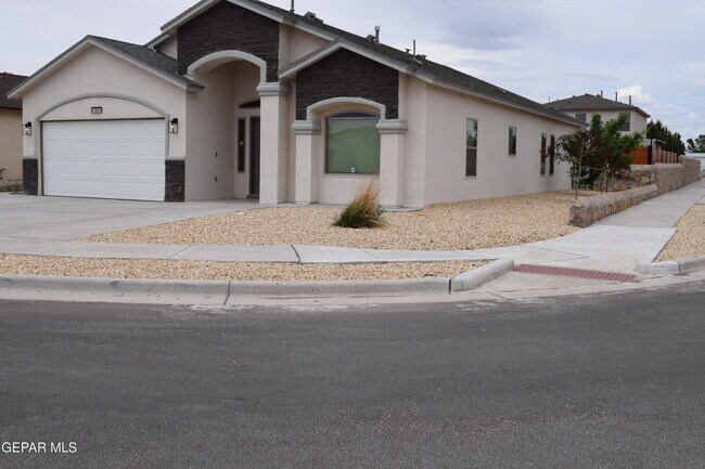 Foto del edificio - 355 Sol Ct