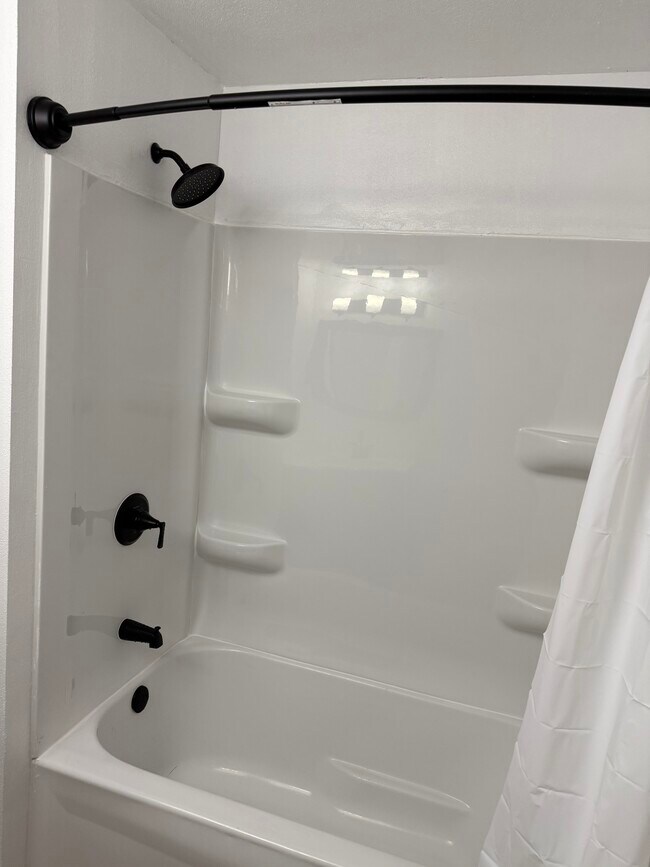 Foto del edificio - 250 Westridge Rd