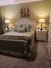 Building Photo - 5701 Fairway Park Dr