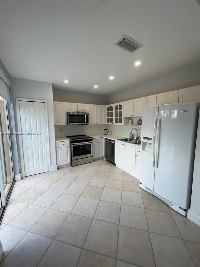 Building Photo - 15241 SW 37th Ter