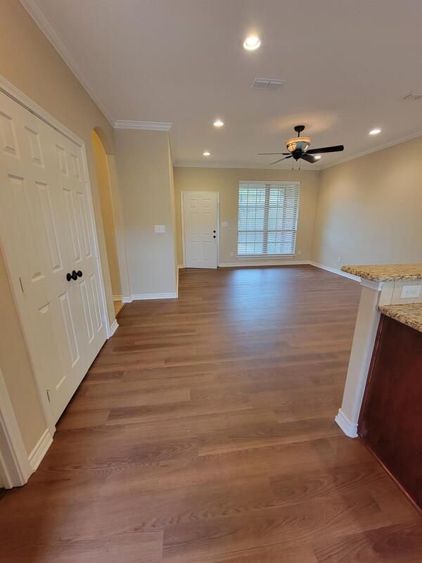 Building Photo - 104 Letha Ct