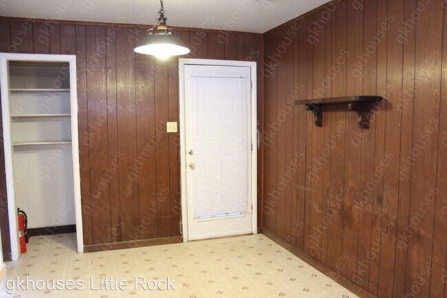 Building Photo - 3 br, 1.5 bath House - 7005 Burton Dr