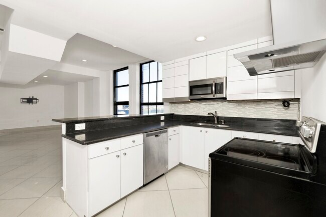 Foto del edificio - 2201 1st Ave N