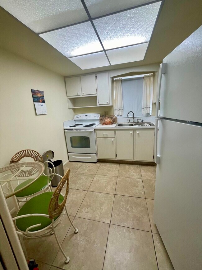 Foto del edificio - 2631 Barkley Dr W