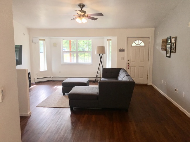 Building Photo - Home in North Pole / 2 Car Garage / Pet friendly