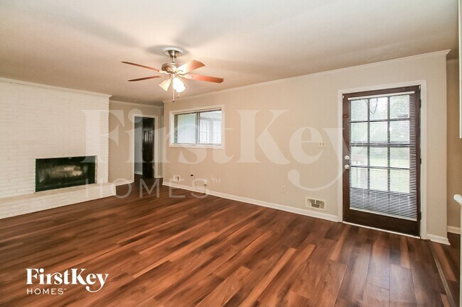 Building Photo - 1592 Envoy Pl