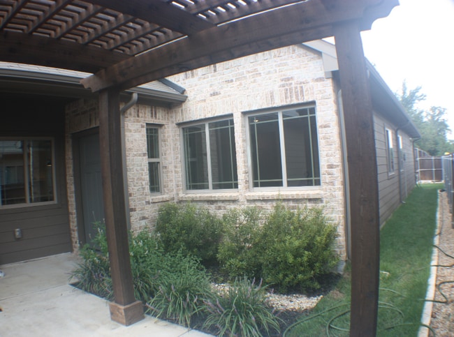 Photo - 593 Concho St House