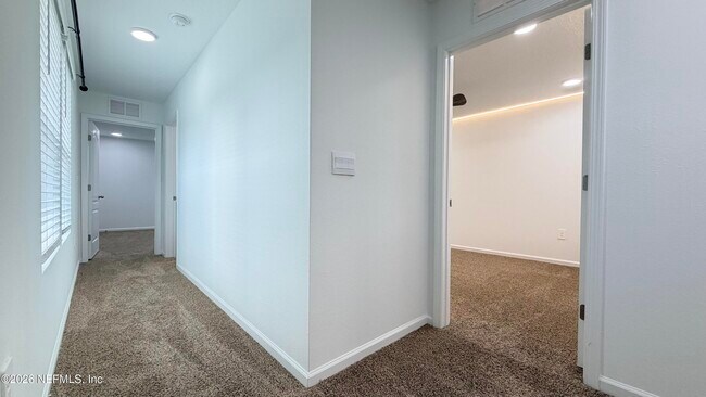 Foto del edificio - 9042 Alpine Aster Rd