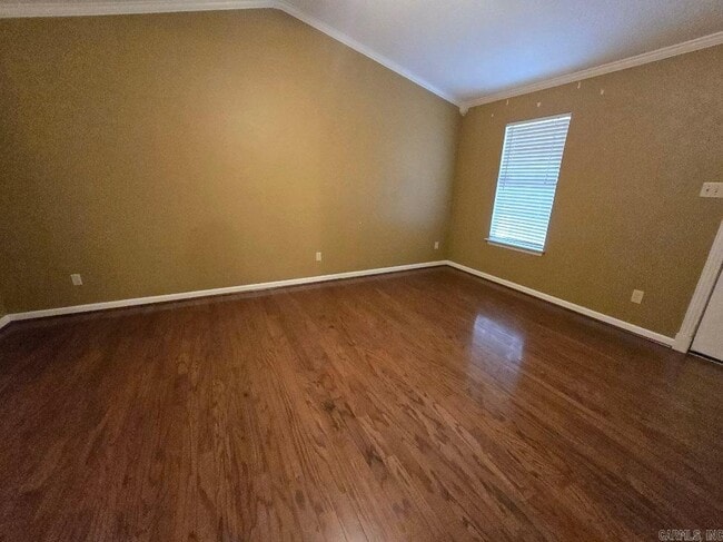 Building Photo - 3313 Henson Pl