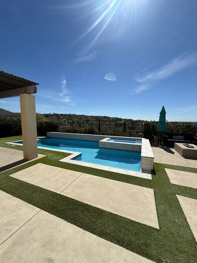 Foto del edificio - Scenic Carlsbad Retreat with Pool, Spa & Panoramic Views
