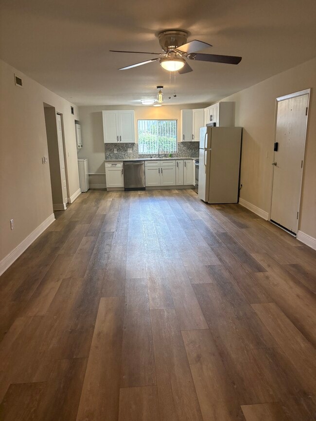 Foto del edificio - 3802 N Lake Dr