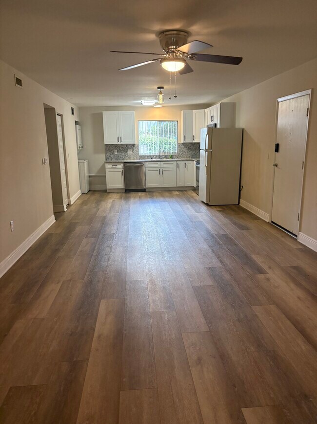 Photo - 3802 N Lake Dr Apartment