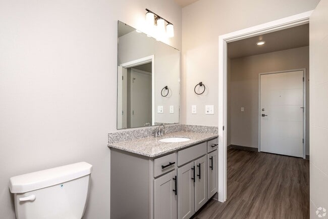 Interior Photo - Ventnor