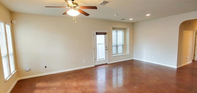 Building Photo - 4620 Truth Wy