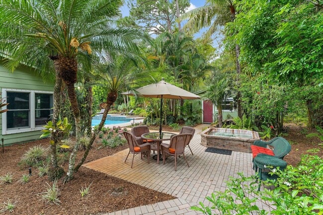 Building Photo - 10346 Trailwood Cir