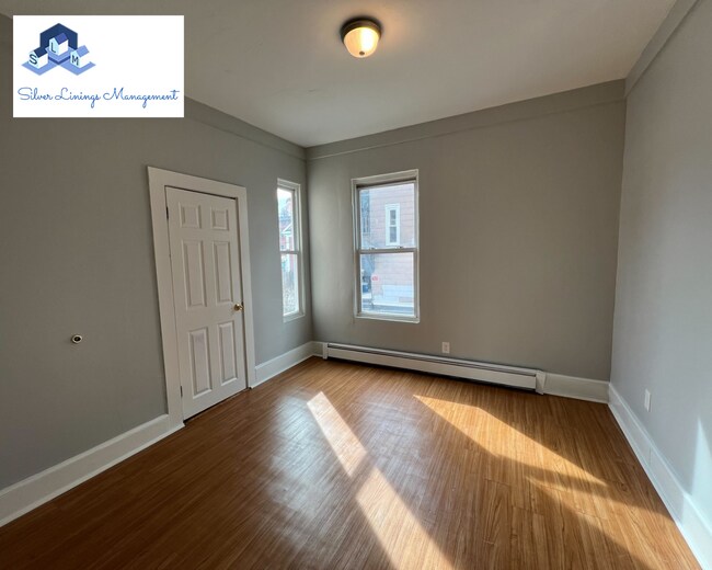 Building Photo - 127 Austin St