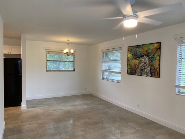 Building Photo - 600 Biscayne Dr