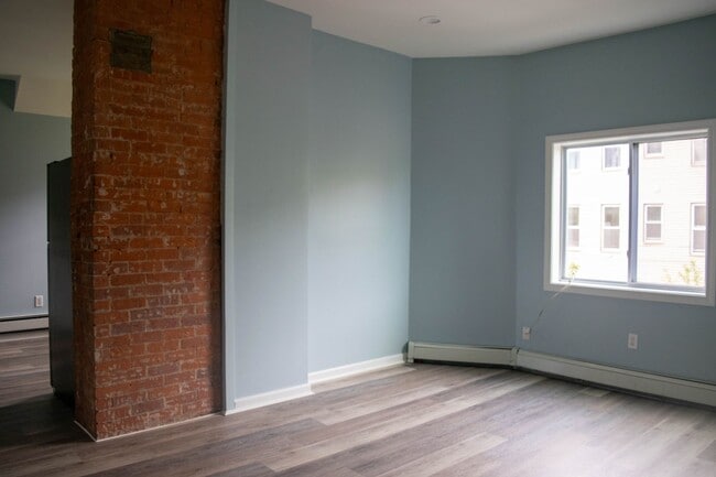 Foto del edificio - 62 Shelton Ave