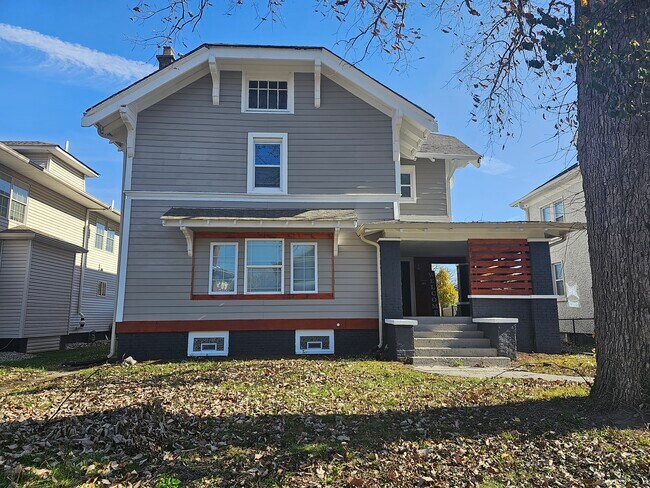Building Photo - 3339 Ruckle St